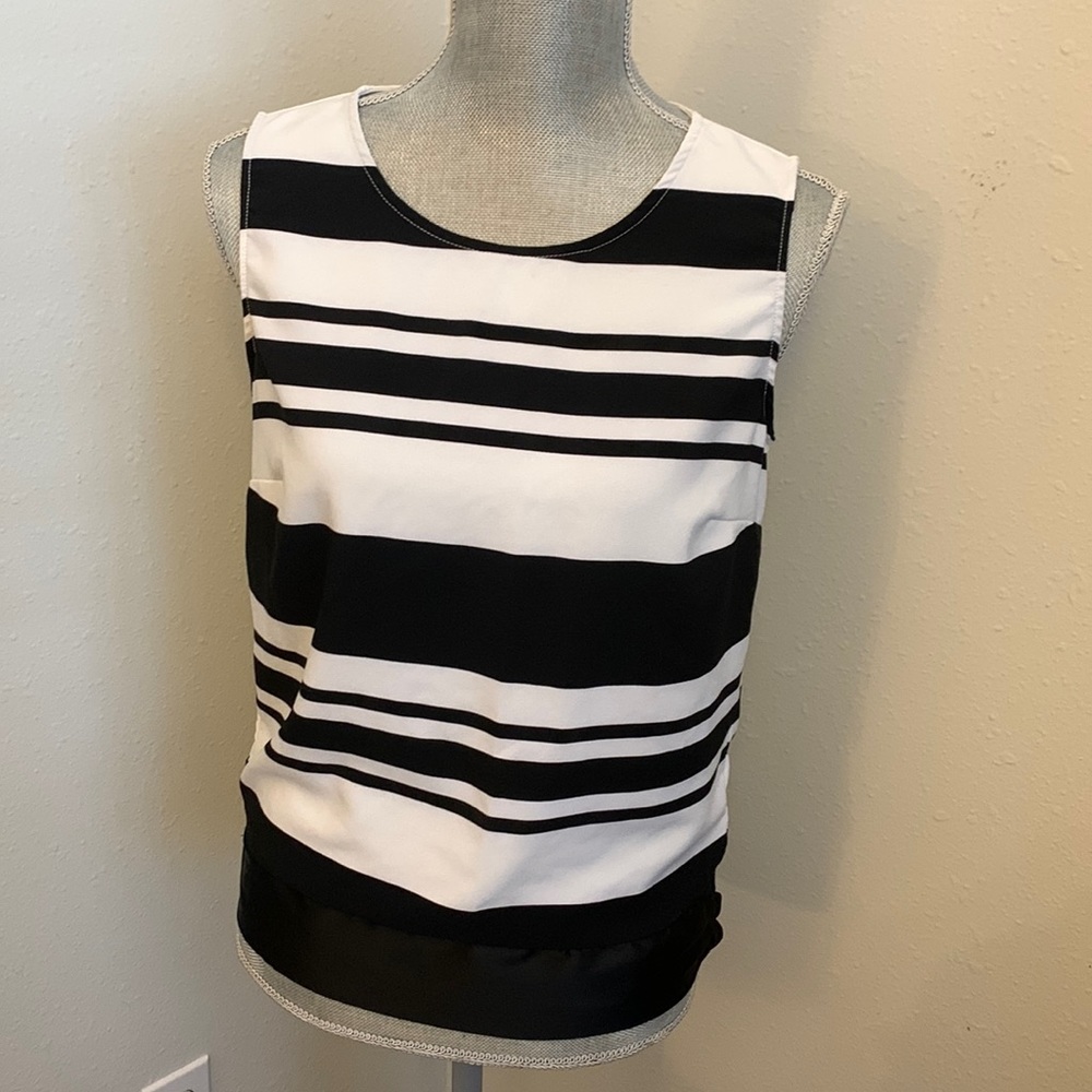 New York & Co | Sleeveless Blouse 👚